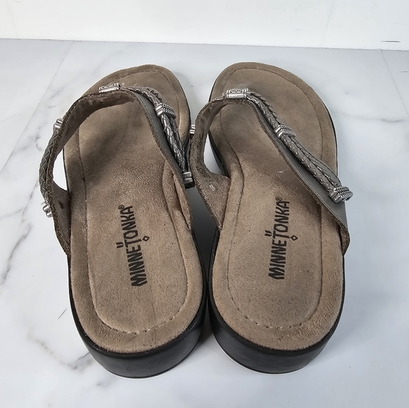 Minnetonka Silverthorne Sandals Pewter Leather Southwestern Metallic Silver 6 - Picture 5 of 9